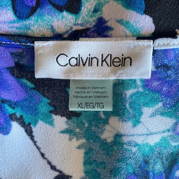 Calvin Klein • Floral Tank - Picture 6 of 10
